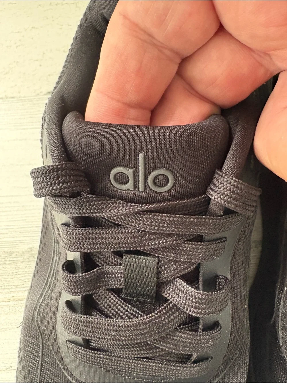 Alo Runner Women’s Yoga Shoes Size 8 Lace Up In Triple Black 70% Recycled Upper